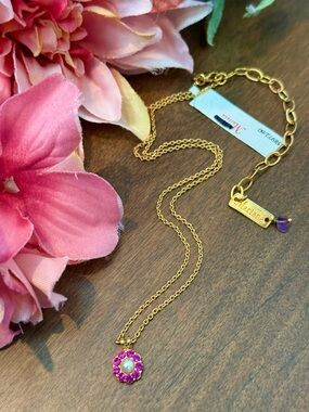 Lovely Mariana Pendant Necklace